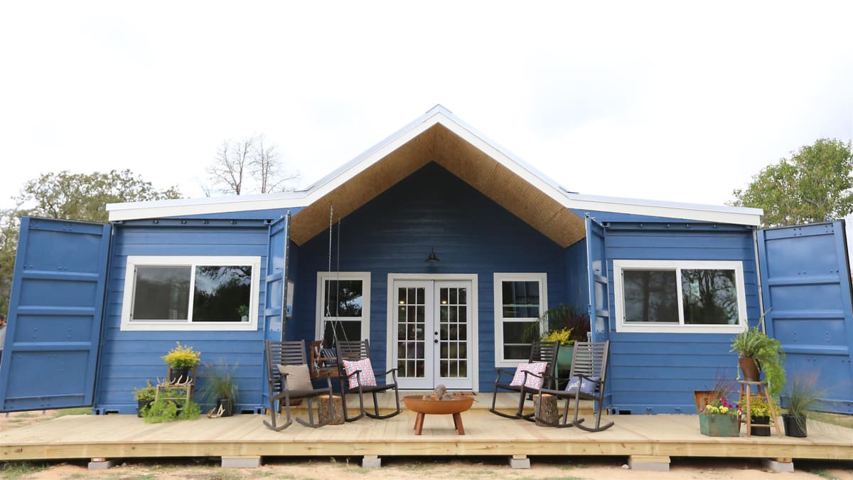A Great Room With Views Containables Watch Diy Network Jon And Kristen Build Their Biggest Container Home With Stunning Features
